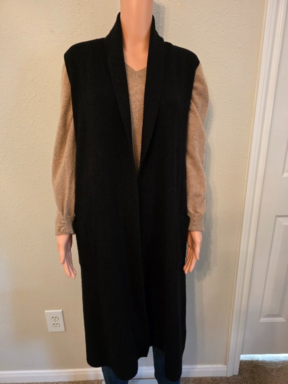 Nicole Miller Sleeveless Women's Cape, Size Small